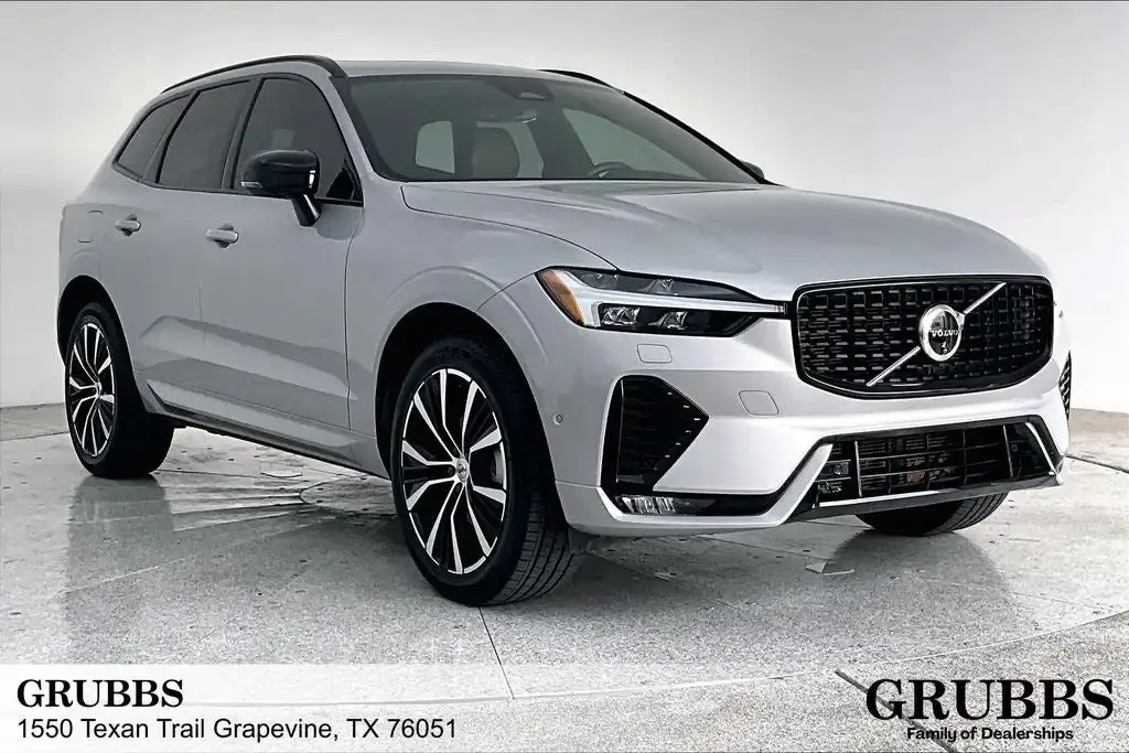 2024 Volvo XC60 B5 Ultimate Dark Theme AWD's photo