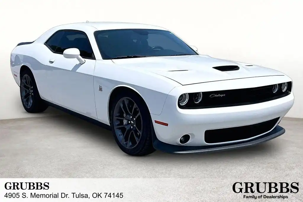 2023 Dodge Challenger R/T Scat Pack's photo
