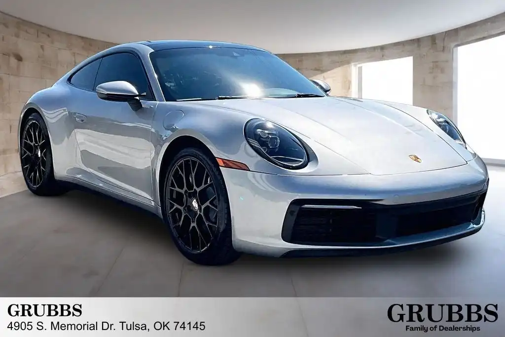 2021 Porsche 911 Carrera 4 Coupe's photo