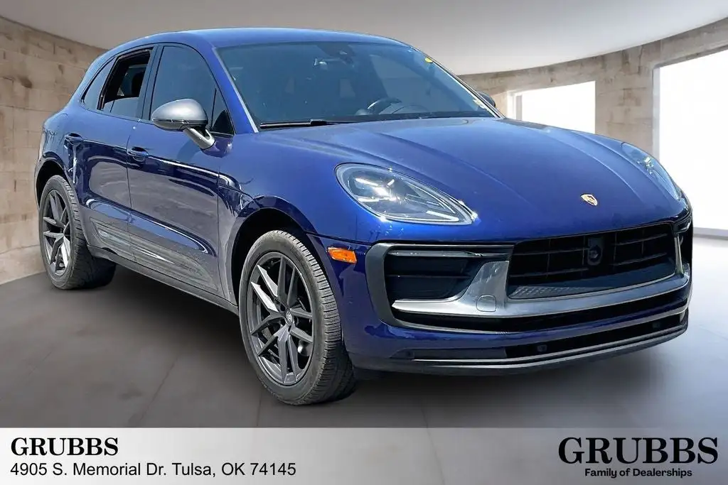 2023 Porsche Macan T's photo