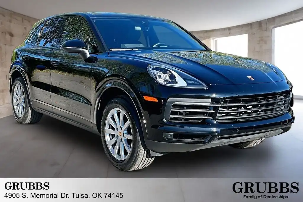 2023 Porsche Cayenne Platinum Edition's photo