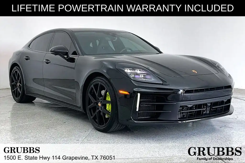 2025 Porsche Panamera 4's photo
