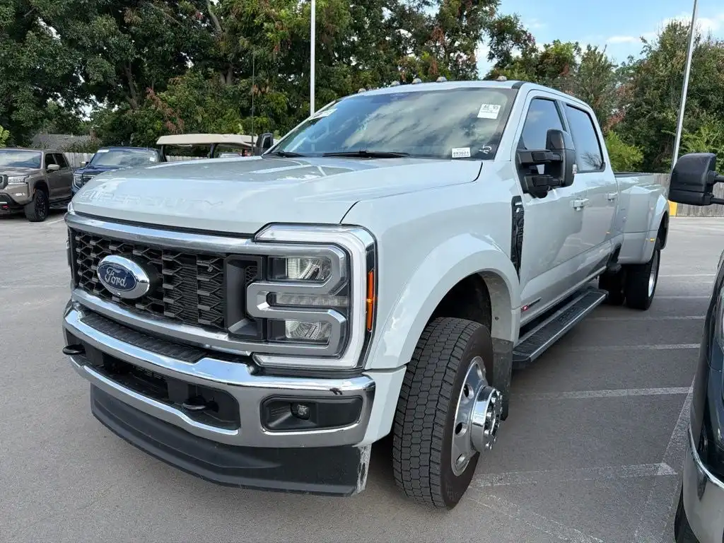 2026 Ford F-450 Lariat 4x4 Crew Cab 8' Box DRW's photo