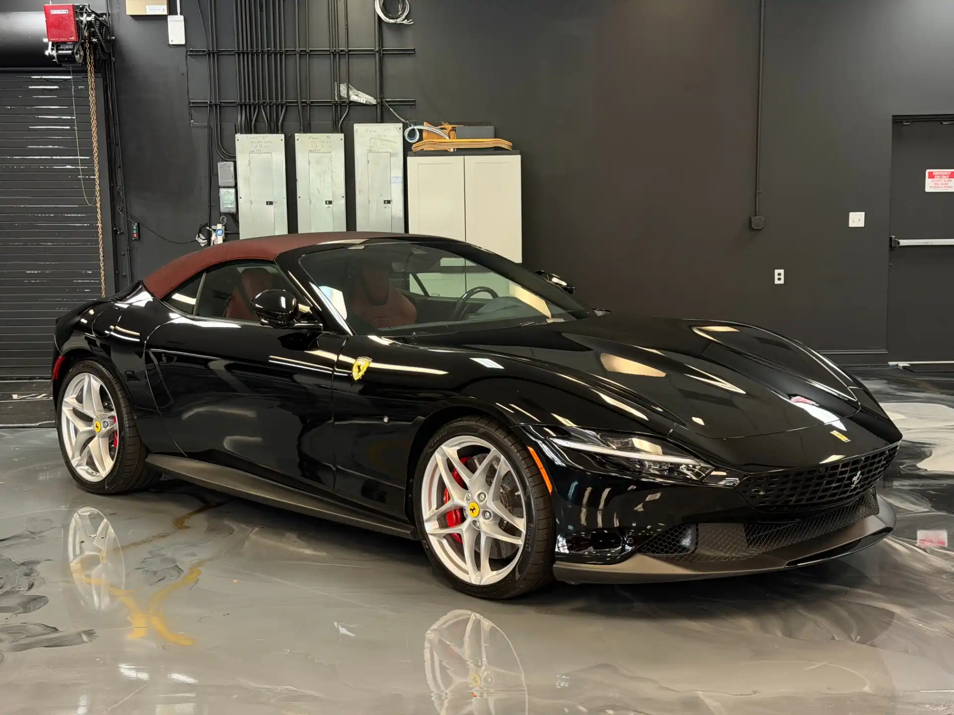2025 Ferrari Roma Spider's photo