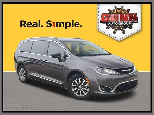 2020 Chrysler Pacifica Touring L Plus photo 1