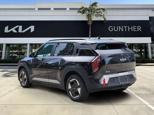 2027 Kia EV3 Wind photo 3
