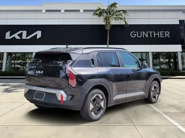 2027 Kia EV3 Wind photo 4