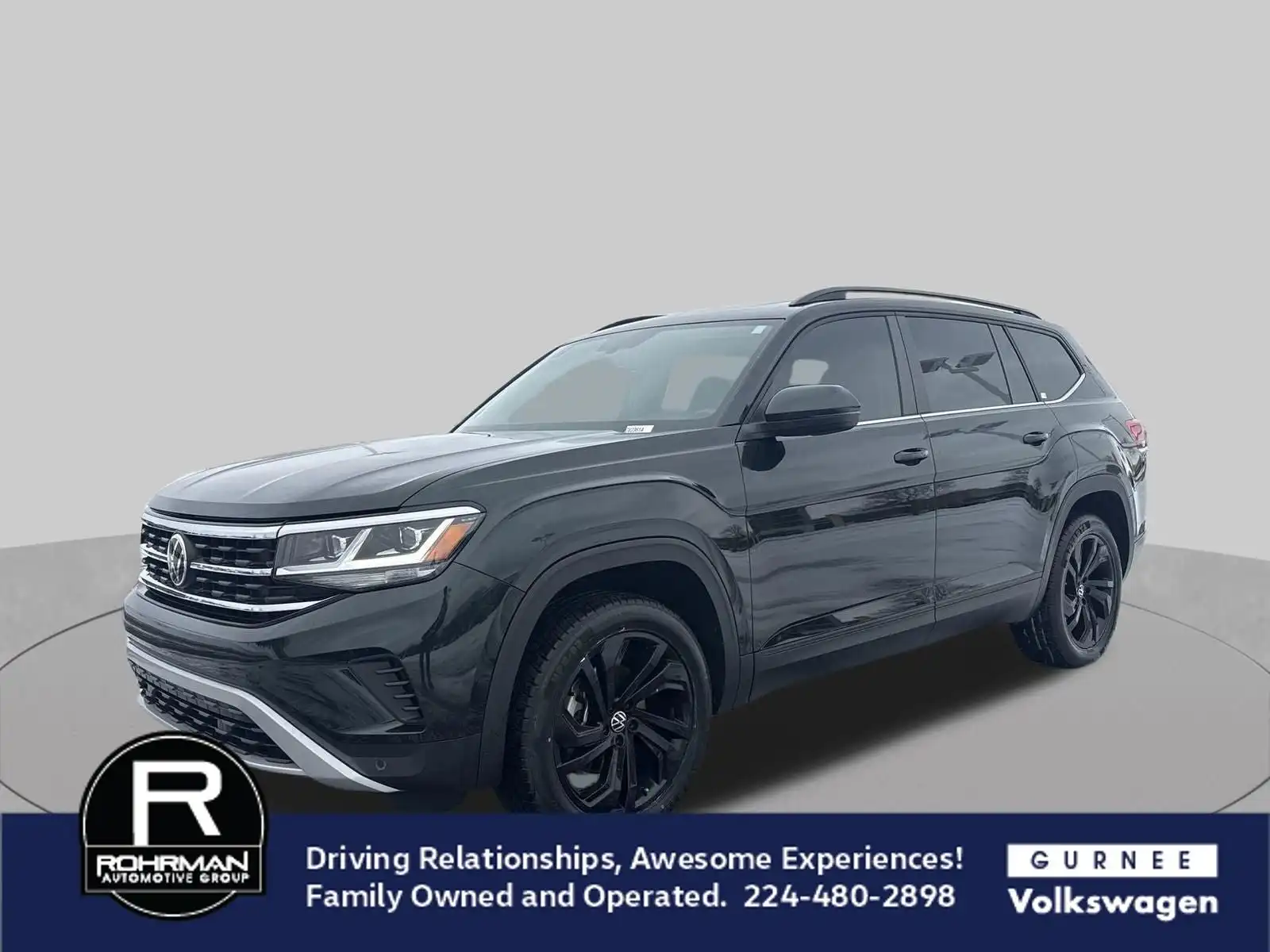 2022 Volkswagen Atlas 3.6L SE w/Tech 4MOTION's photo