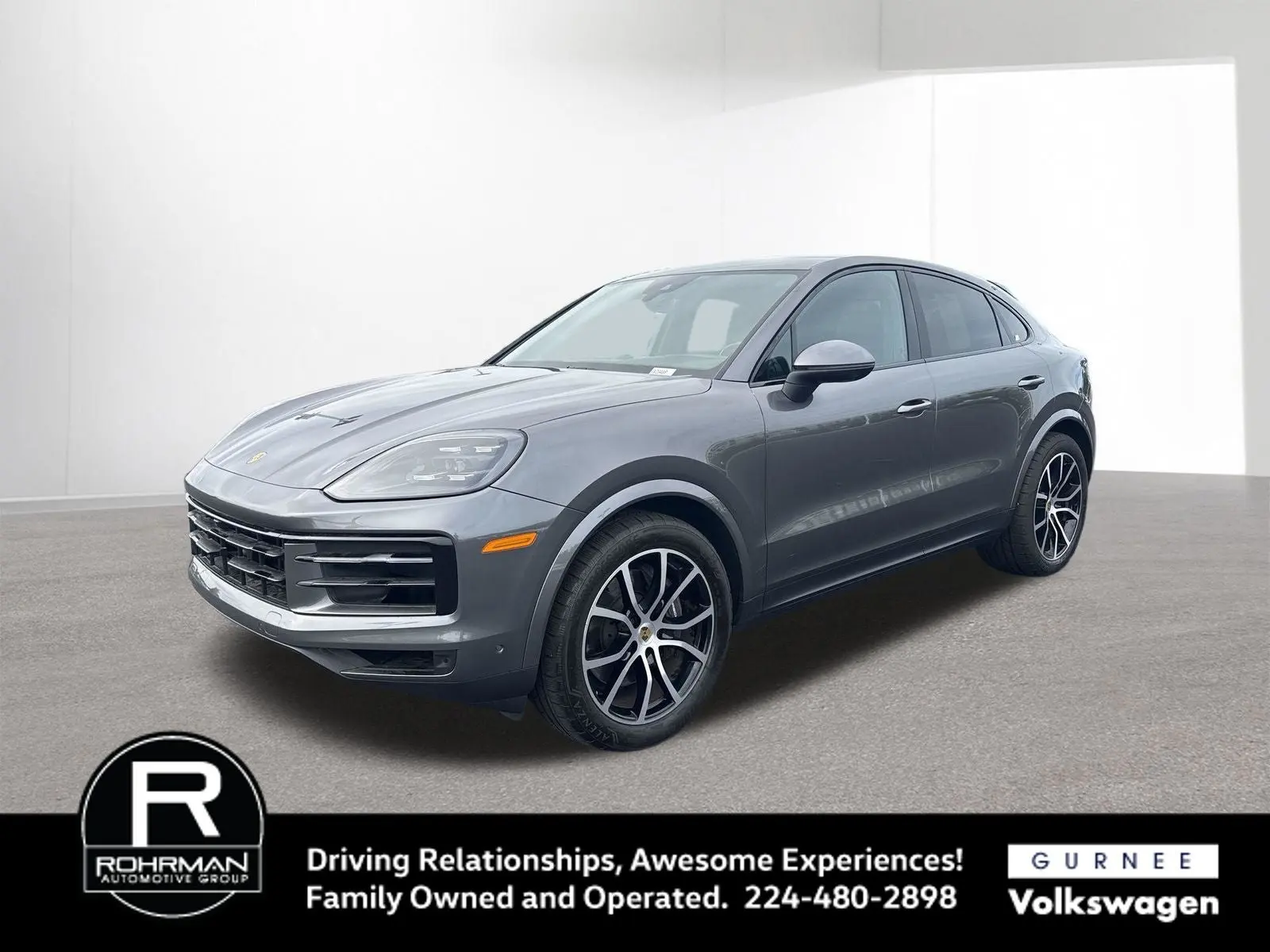 2024 Porsche Cayenne Base photo 4