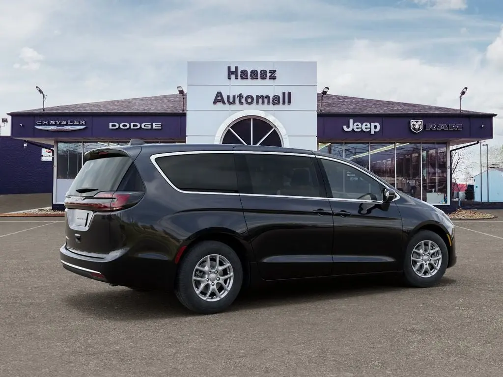 2027 Chrysler Pacifica Select photo 4