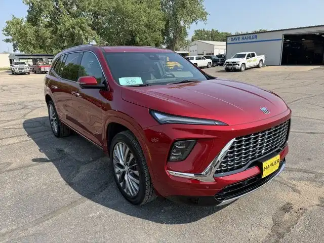2025 Buick Enclave Avenir AWD's photo