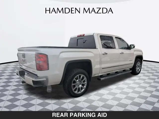 2015 GMC Sierra 4WD Crew Cab Short Box photo 3