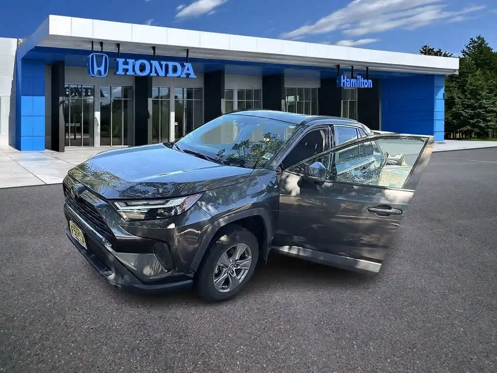 2023 Toyota RAV4 XLE AWD's photo