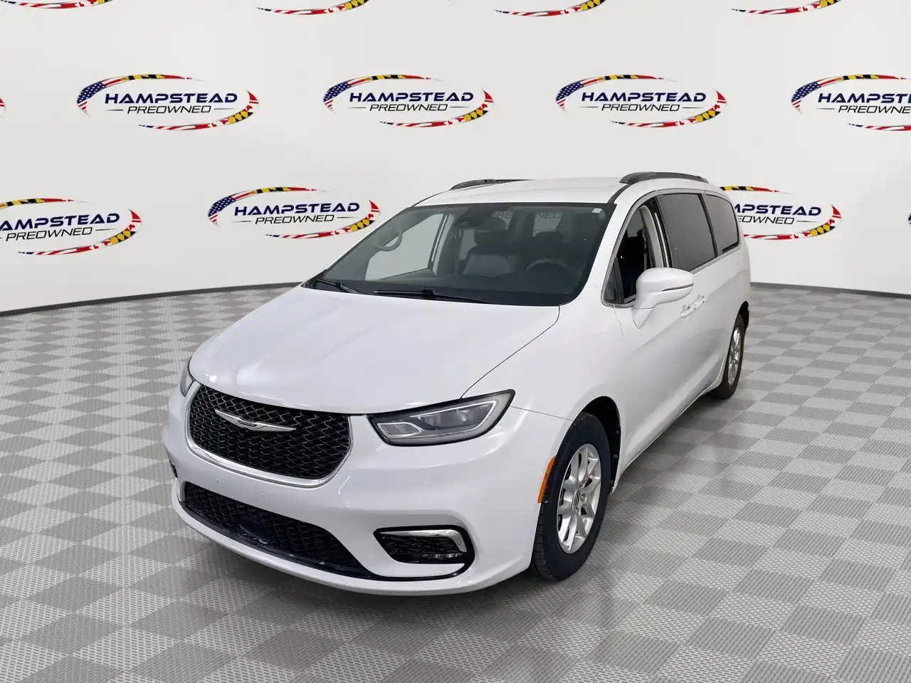 2022 Chrysler Pacifica Touring L's photo