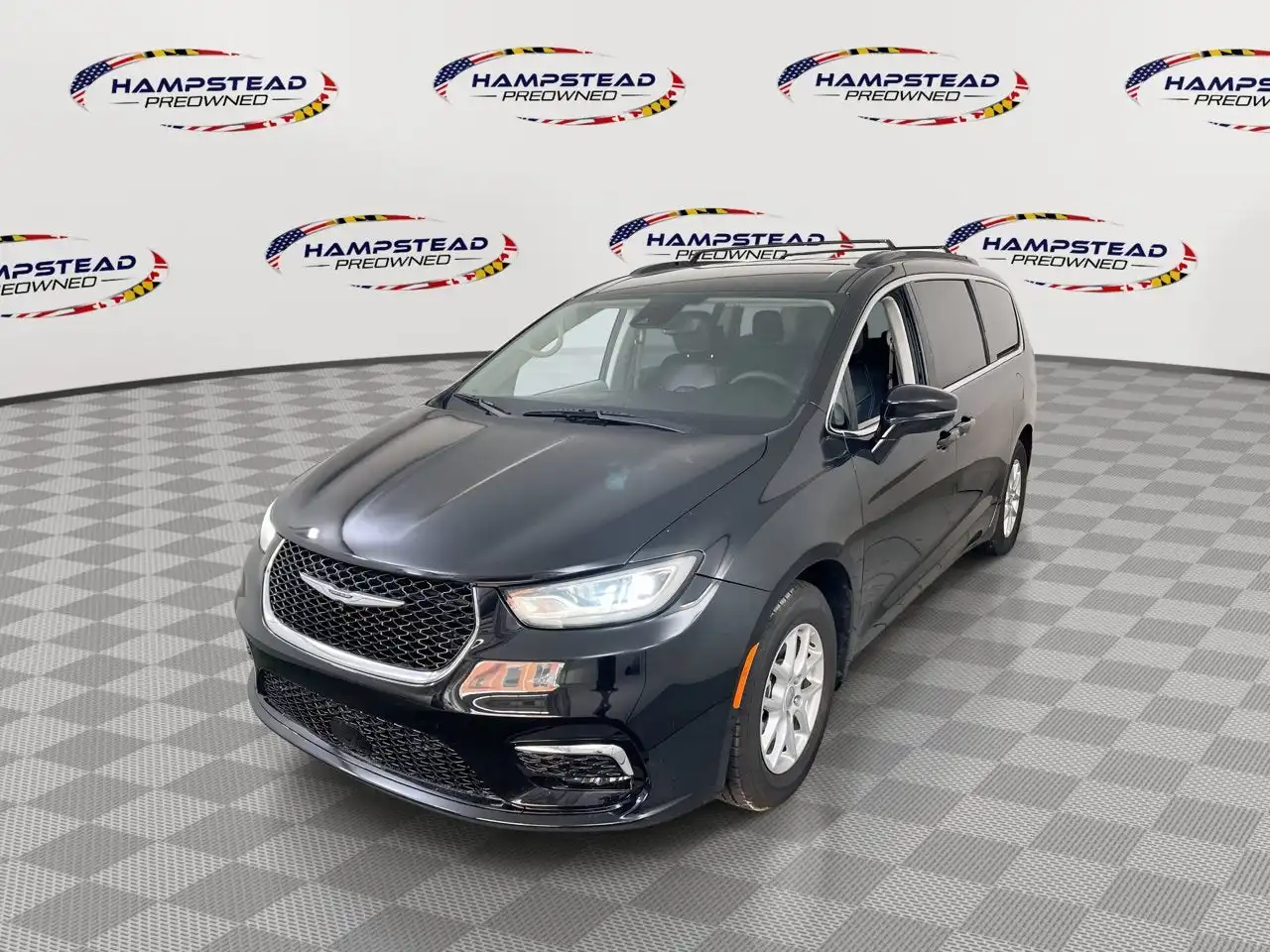 2022 Chrysler Pacifica Touring L's photo