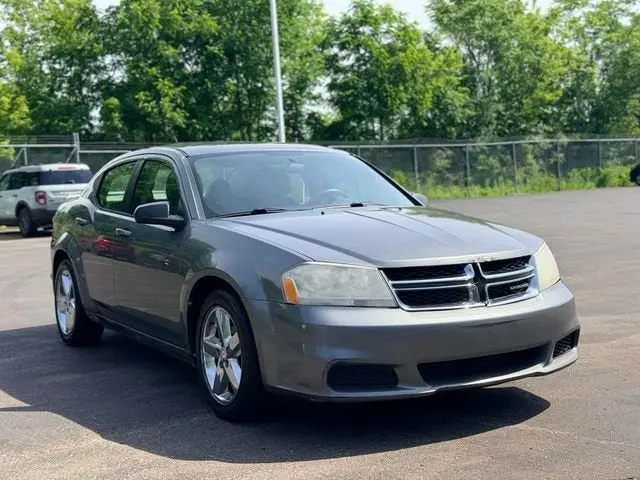 2012 Dodge Avenger SE photo 3