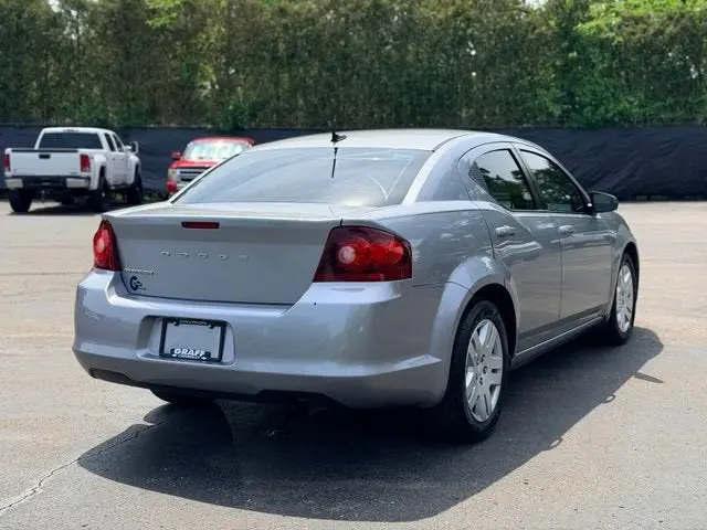 2013 Dodge Avenger SE photo 3