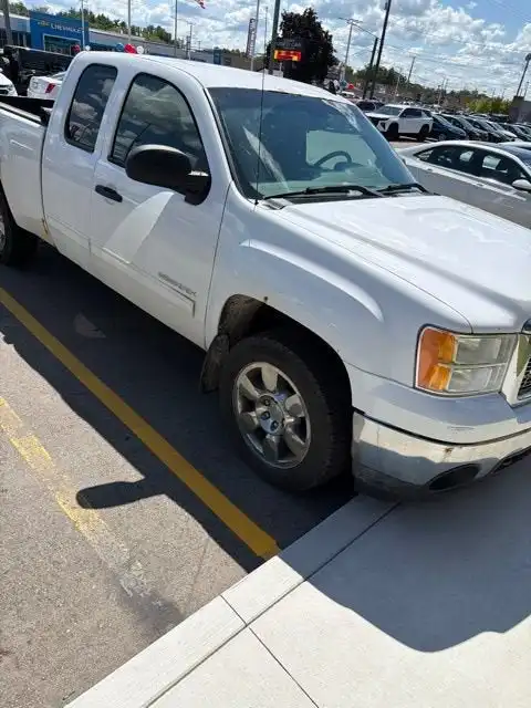 2013 GMC Sierra 4WD Extended Cab SLE MWB's photo