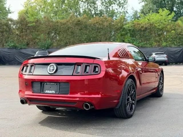 2014 Ford Mustang V6 photo 3