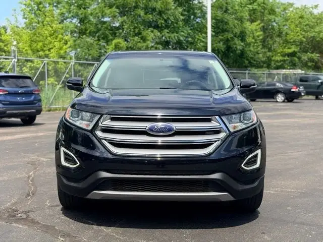 2017 Ford Edge Titanium AWD photo 3