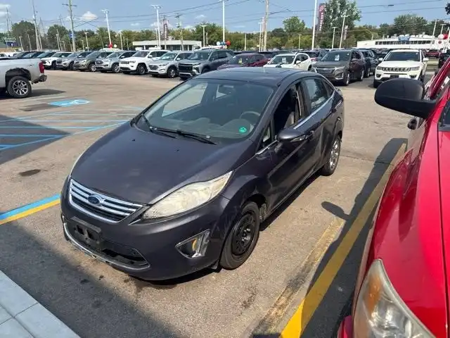 2012 Ford Fiesta SEL Sedan's photo