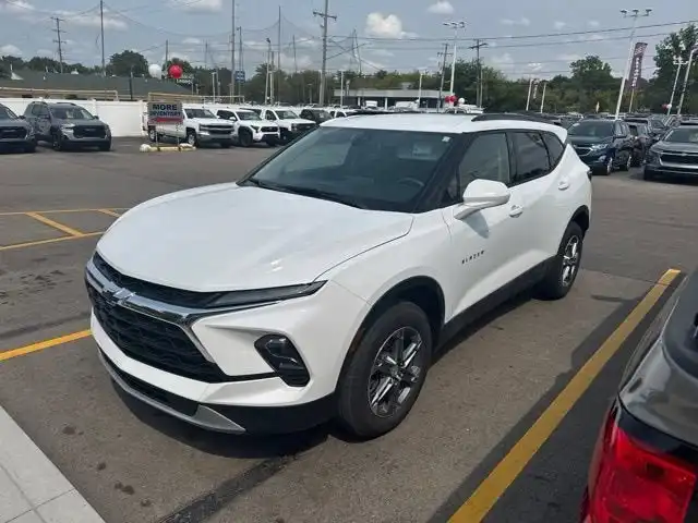2024 Chevrolet Blazer 2.0T 2LT FWD's photo