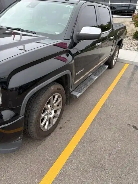 2015 GMC Sierra 4WD Crew Cab Short Box's photo