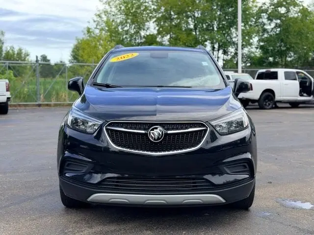 2022 Buick Encore Preferred AWD photo 3