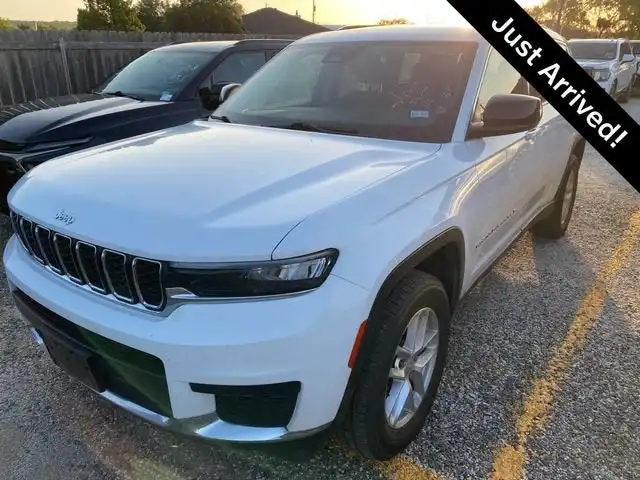 2022 Jeep Grand Cherokee L Laredo 4x4's photo