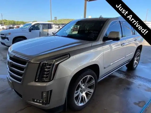 2016 Cadillac Escalade AWD Premium's photo