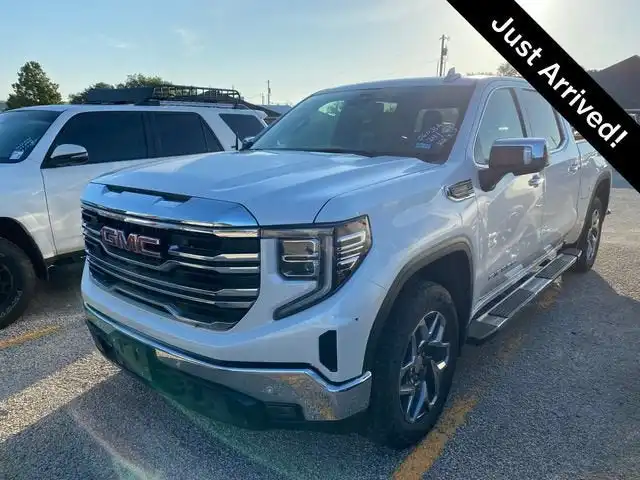 2024 GMC Sierra 4WD Crew Cab Short Box SLT's photo
