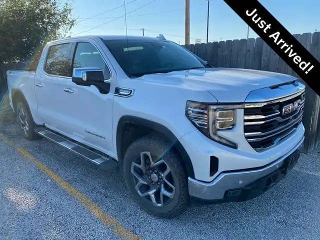 2024 GMC Sierra SLT 4WD Crew Cab Short Box's photo
