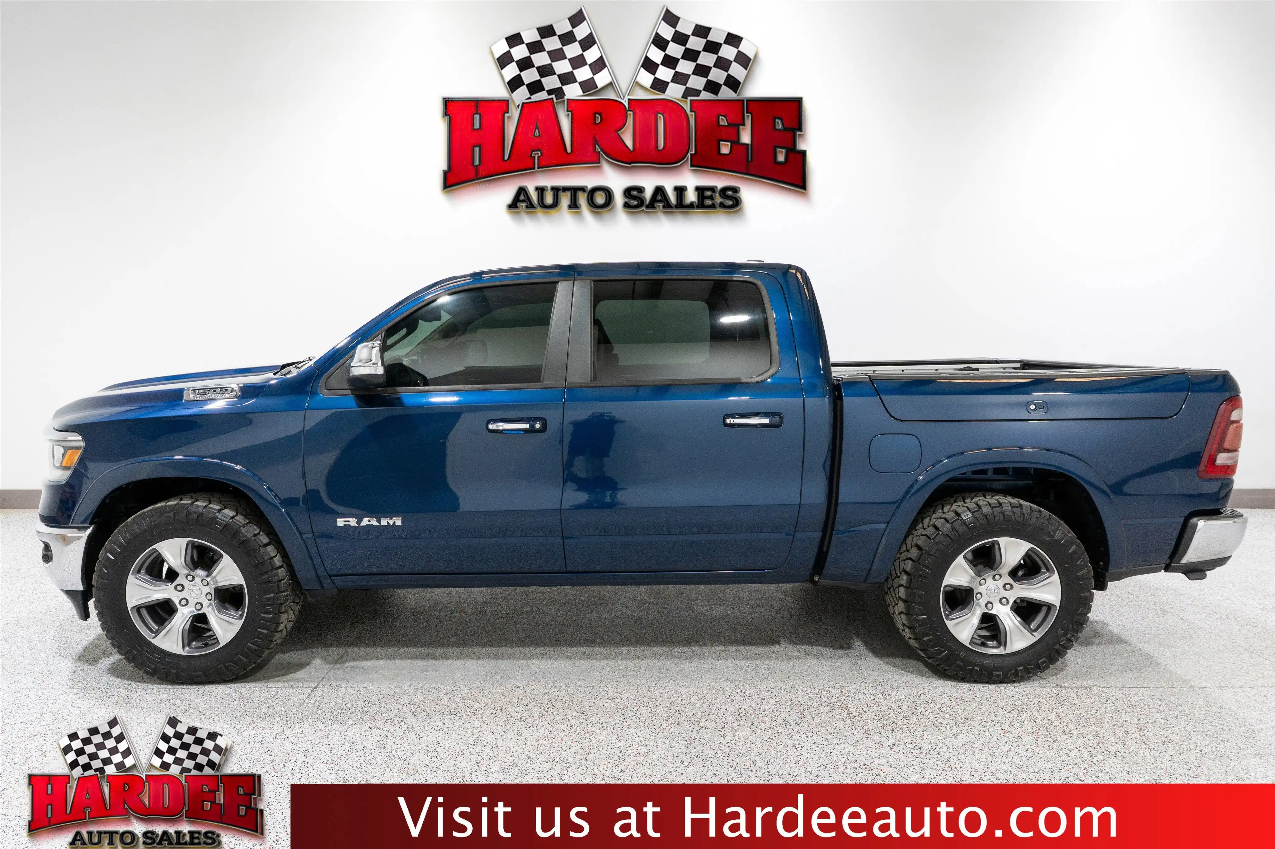 2020 RAM 1500 Laramie 4x4 Crew Cab 5'7's photo