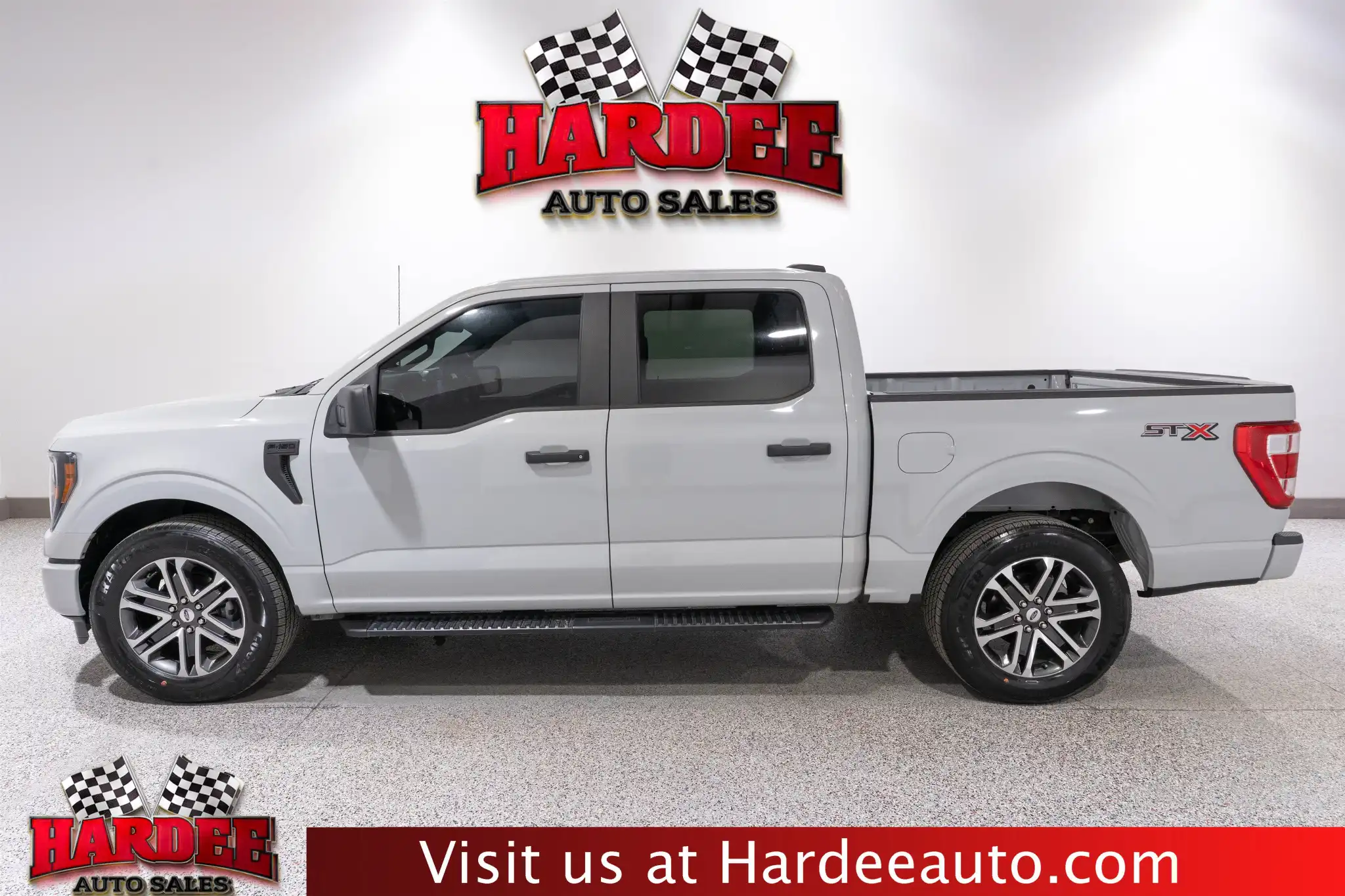 2023 Ford F-150 XL SuperCrew 5-1/2' Box's photo