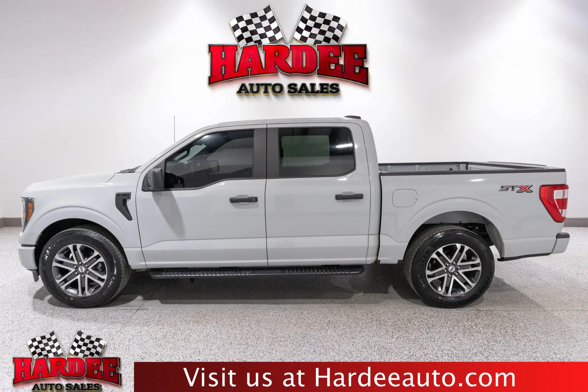2023 Ford F-150 XL SuperCrew 5-1/2' Box's photo
