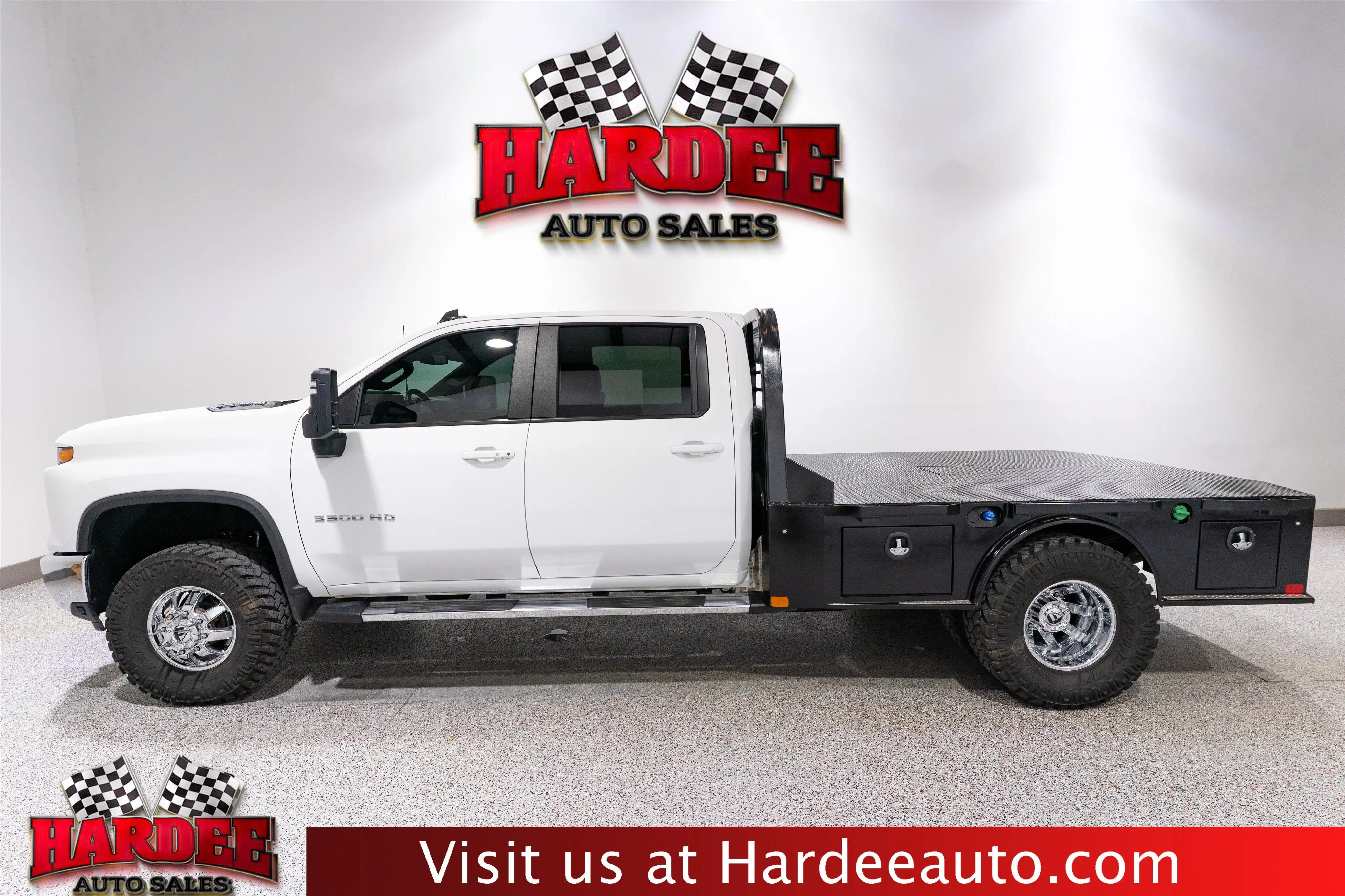2025 Chevrolet Silverado HD 1LT 4WD Crew Cab 171.5" WB's photo