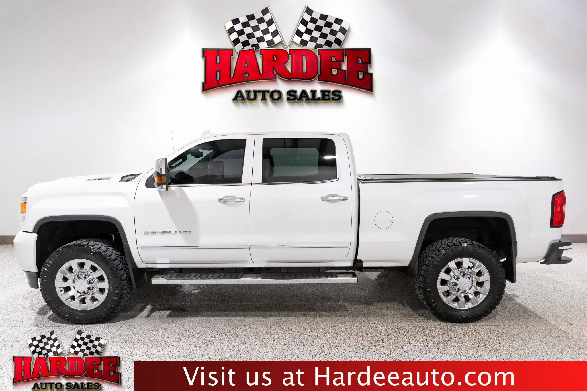 2019 GMC Sierra Denali 4WD Crew Cab Standard Box's photo