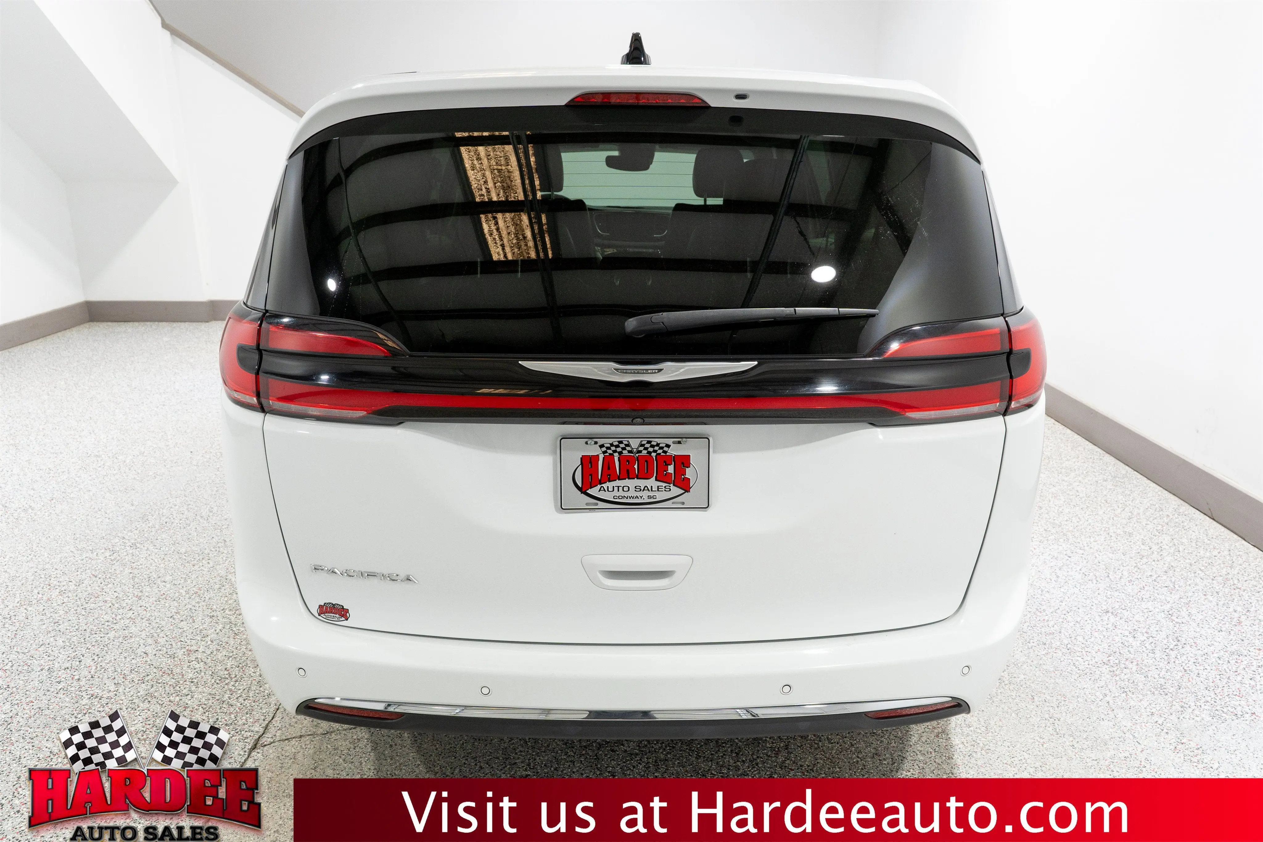 2023 Chrysler Pacifica Touring L photo 4