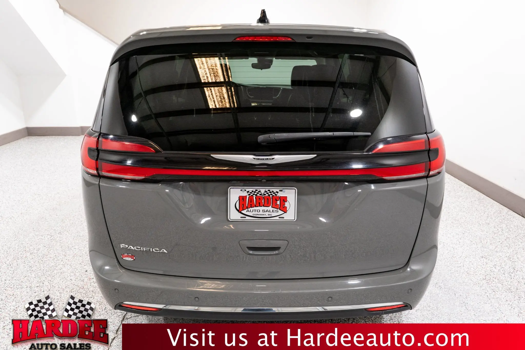 2023 Chrysler Pacifica Touring L photo 4