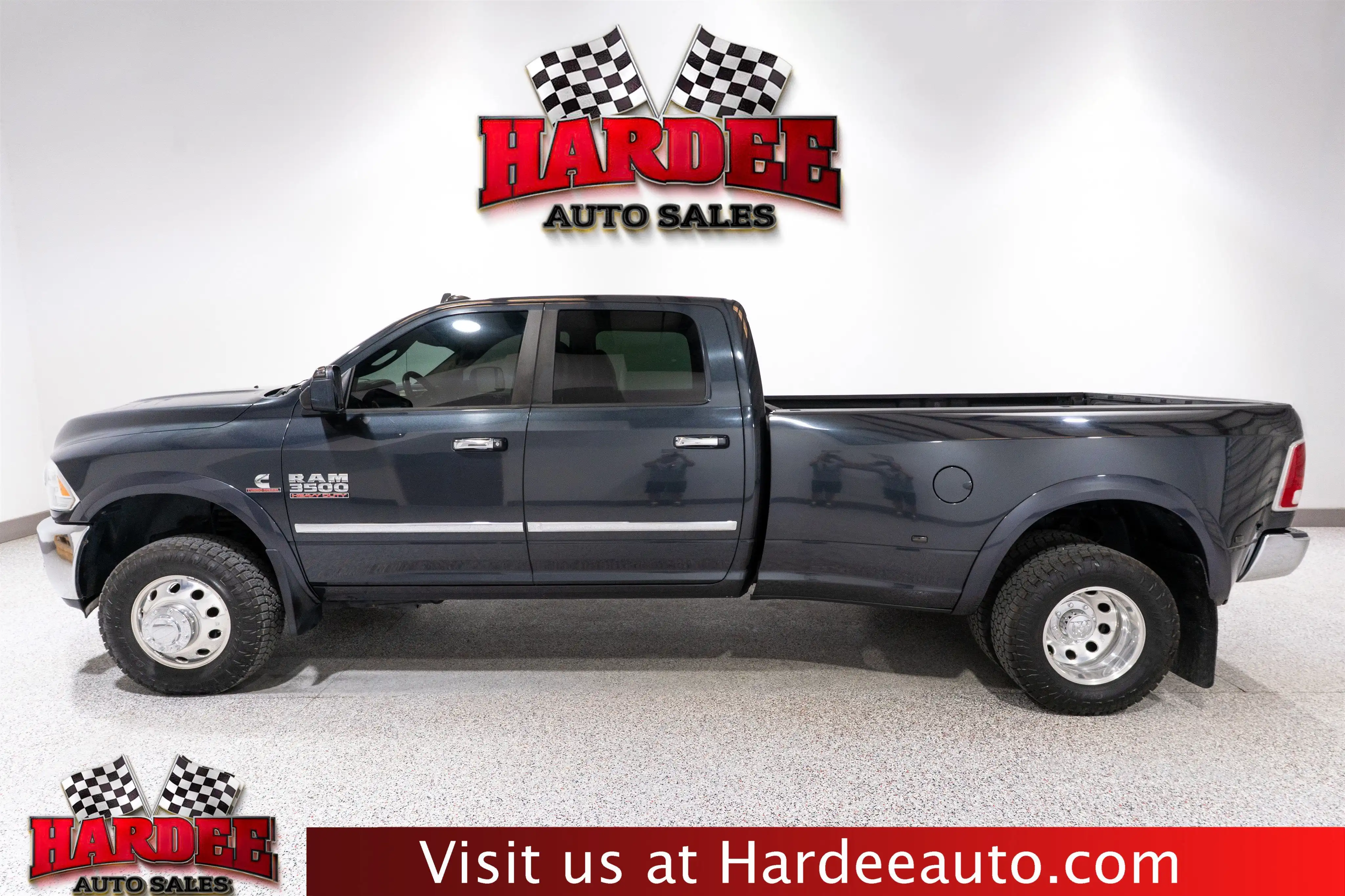2015 RAM 3500 Laramie 4X4 Crew Cab LWB's photo