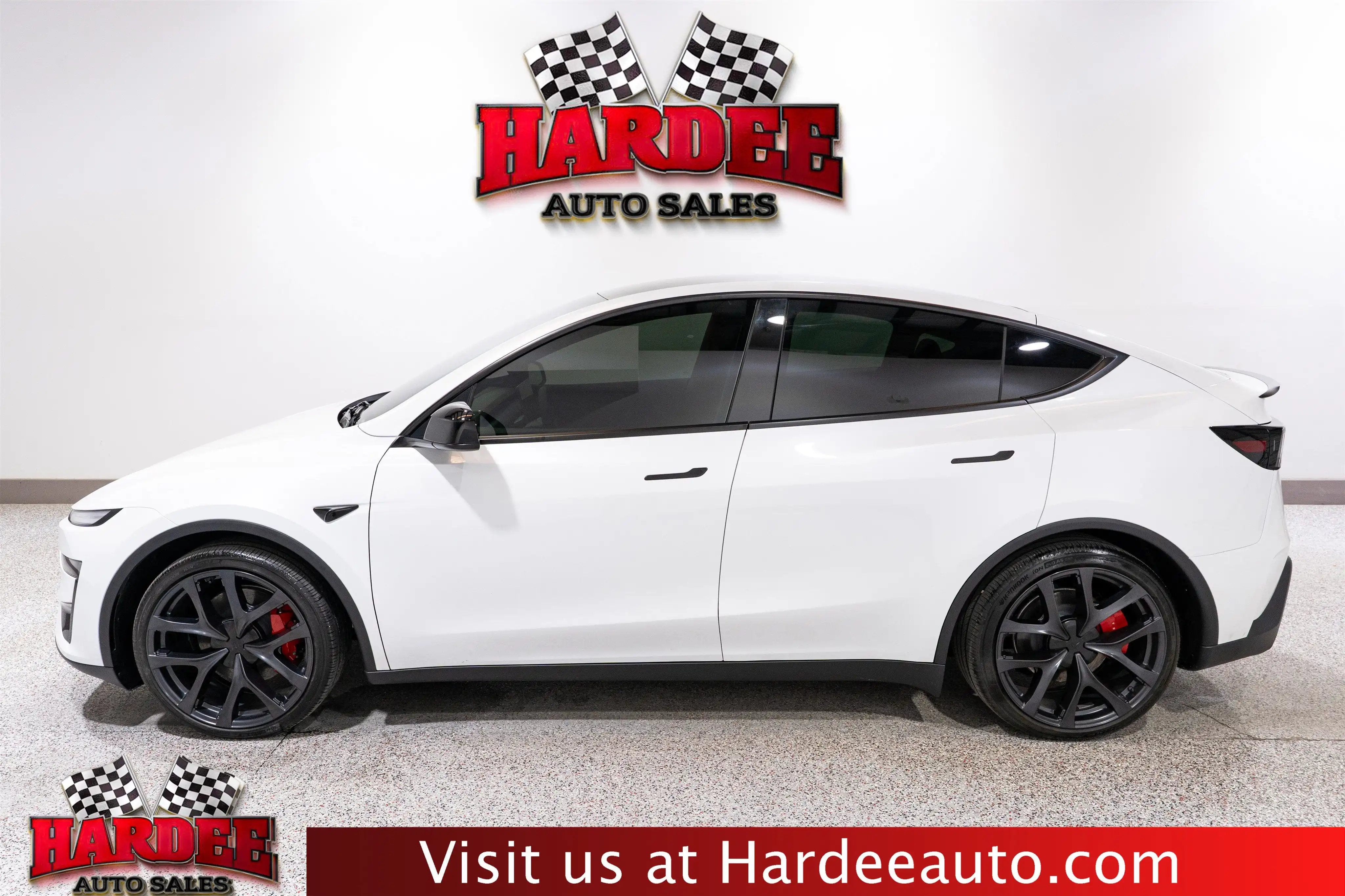 2026 Tesla Model Y Performance All-Wheel Drive's photo