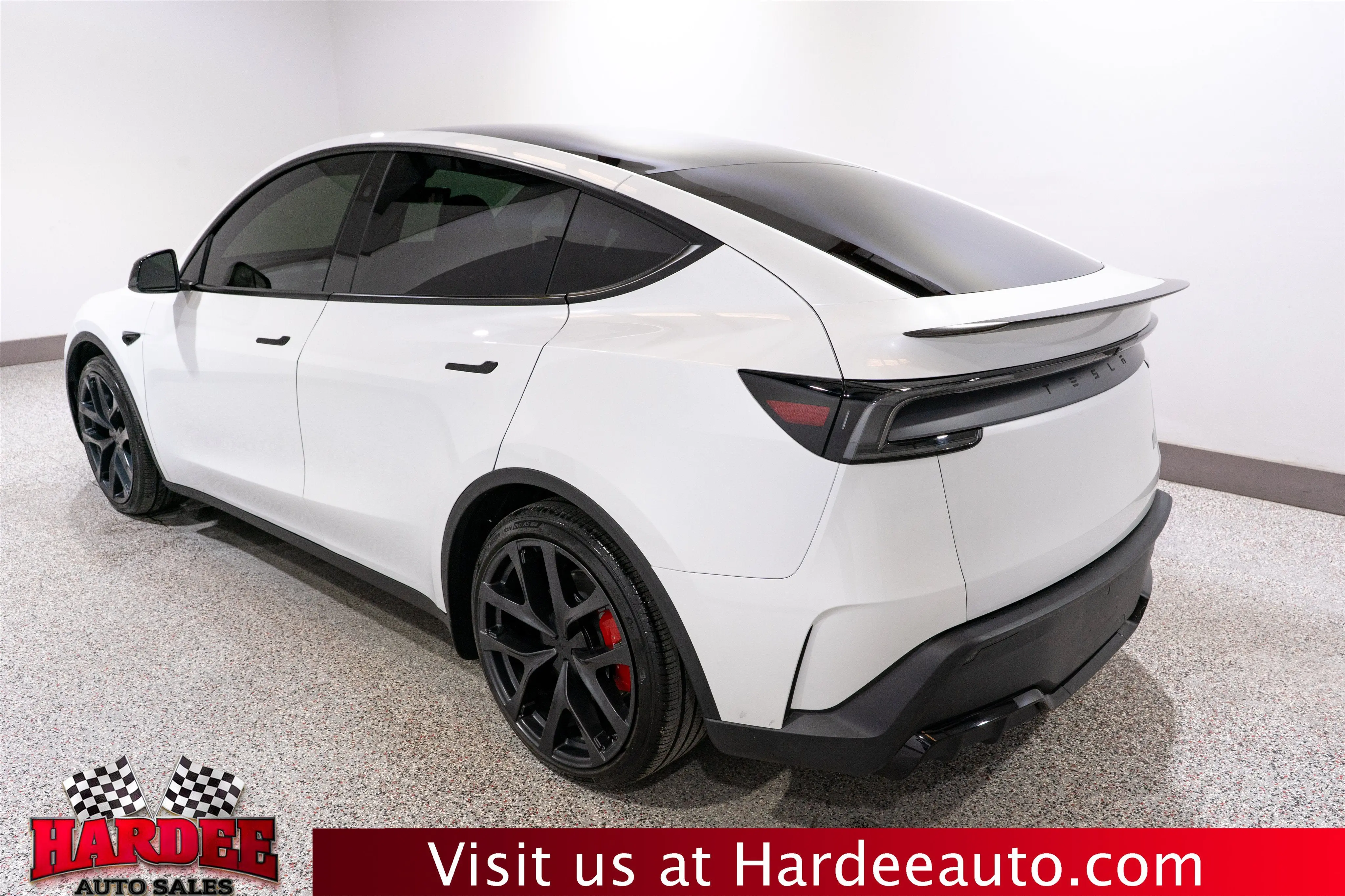 2026 Tesla Model Y Performance All-Wheel Drive photo 3