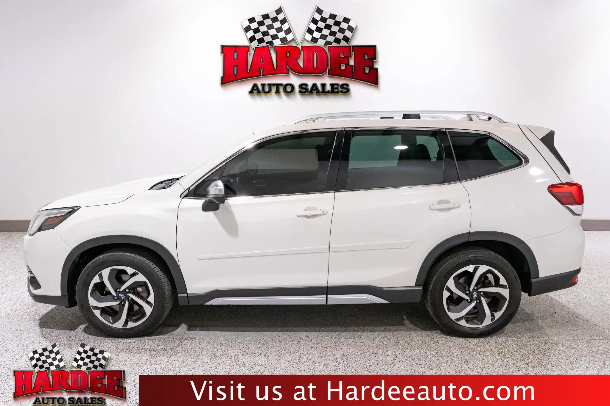 2023 Subaru Forester Touring's photo