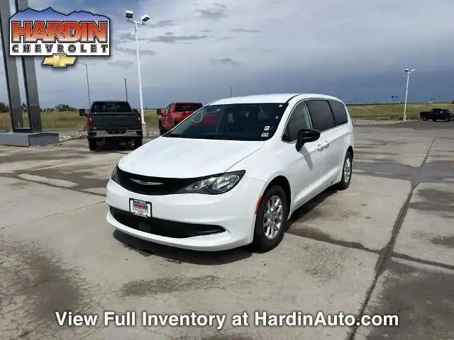 2024 Chrysler Voyager LX's photo