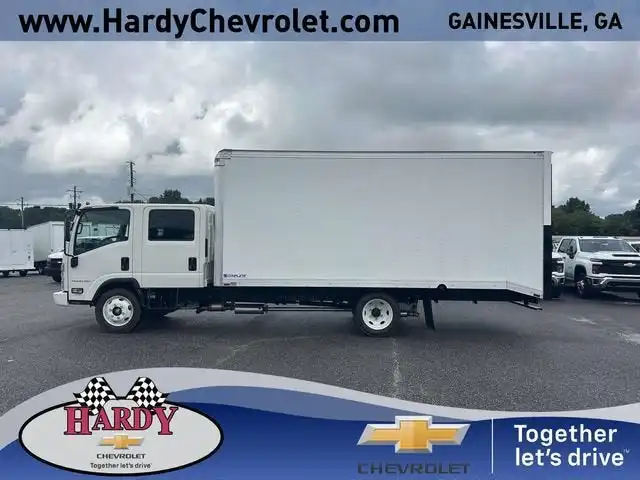 2026 Chevrolet Low Cab Forward 4500 Gas 176" WB Crew Cab's photo