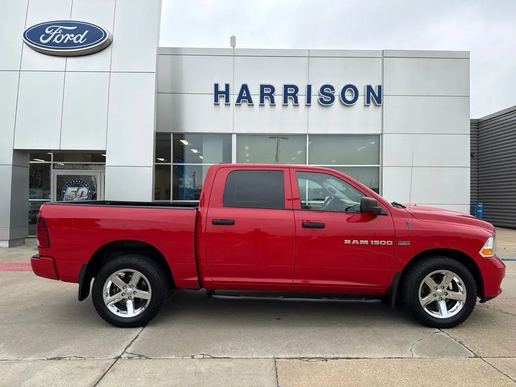 2012 RAM 1500 Express 4x4 Crew Cab photo 4
