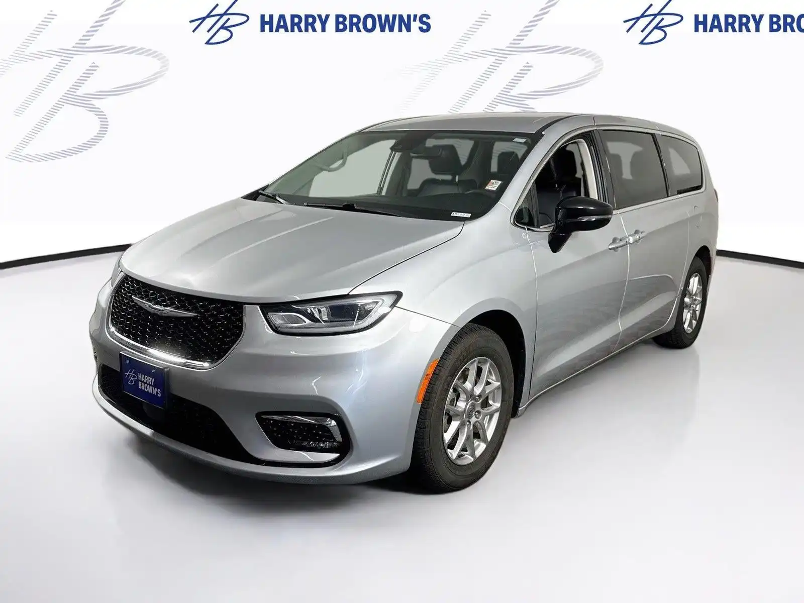 2024 Chrysler Pacifica Touring L's photo