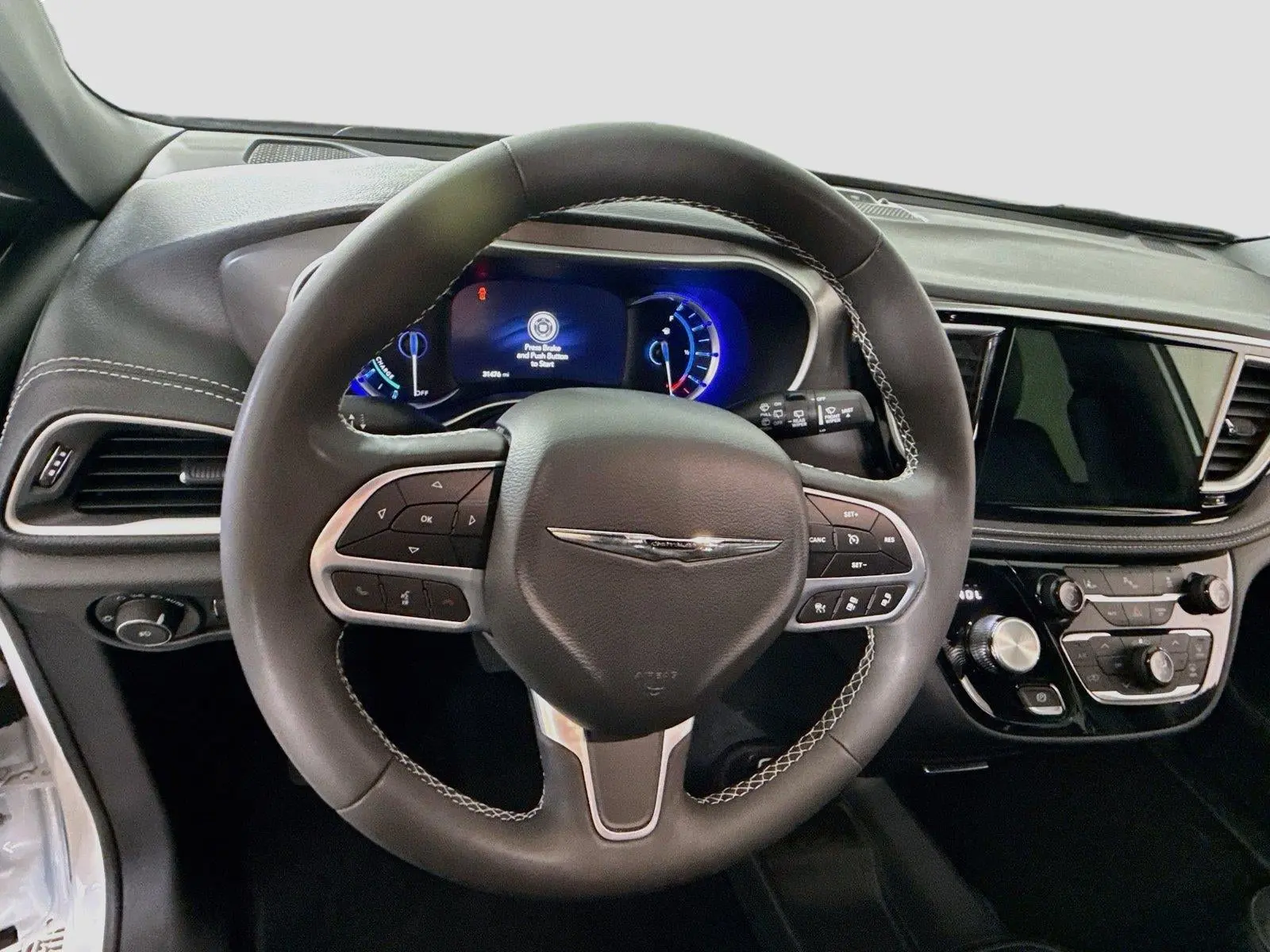 2025 Chrysler Pacifica Hybrid Select PHEV photo 5