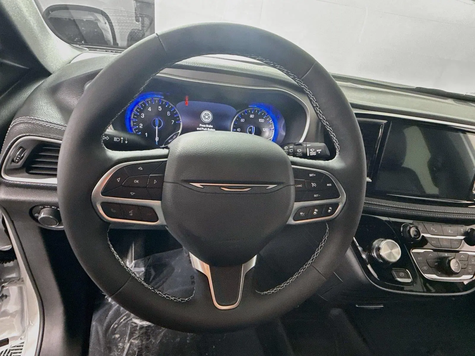 2027 Chrysler Pacifica Select AWD photo 5