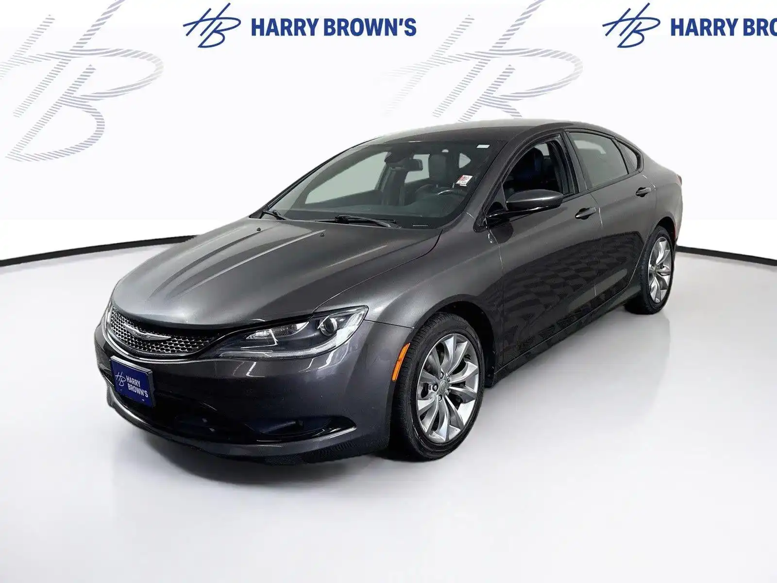 2015 Chrysler 200 S's photo